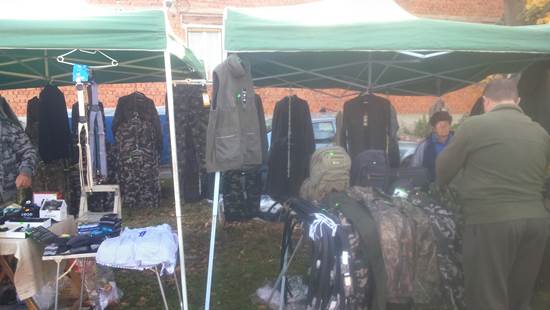 Invitati cu alte echipamente de vanatoare si pescuit  